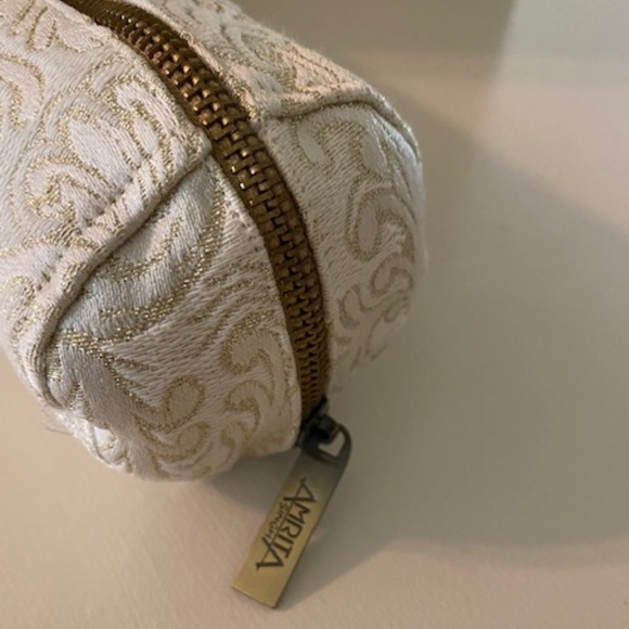 Amrita Singh Bangle Case - Picture 2 of 11